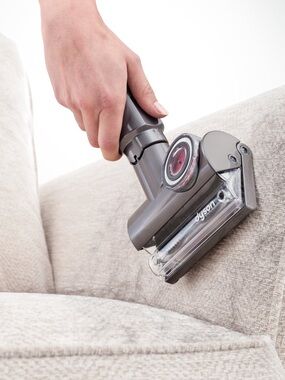 Dyson Tangle-free Turbine Tool with Purple and Red Accents